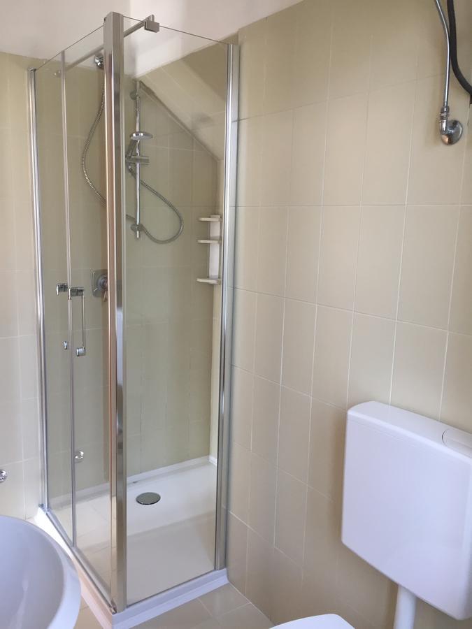 Carate Urio Hotel Fioroni المظهر الخارجي الصورة
