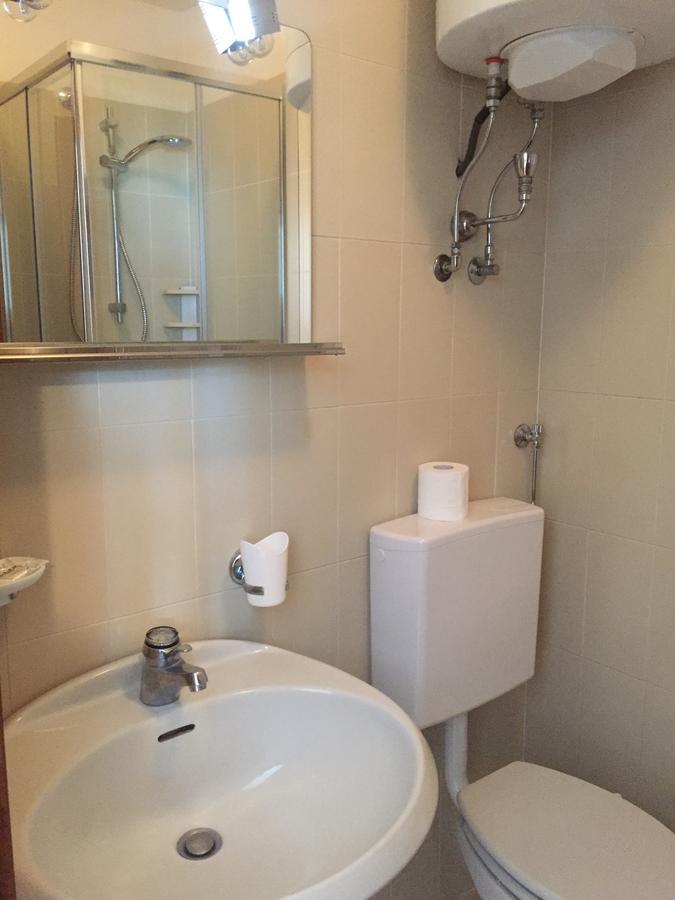 Carate Urio Hotel Fioroni المظهر الخارجي الصورة